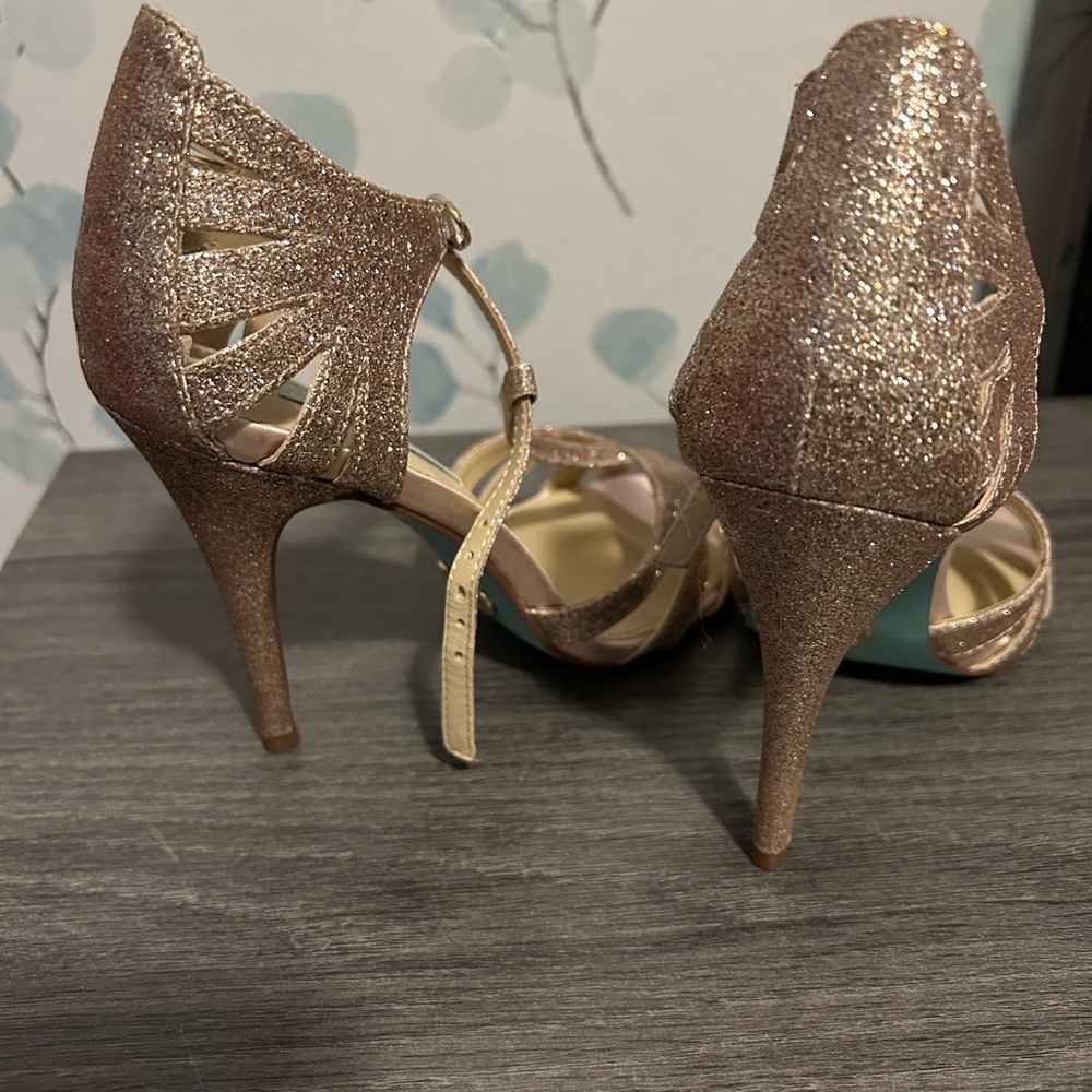 Size 6.5 betsey Johnson heels